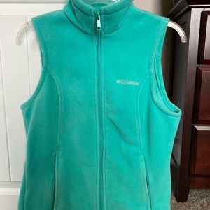 Minty green Columbia Womens fleece vest. Size small